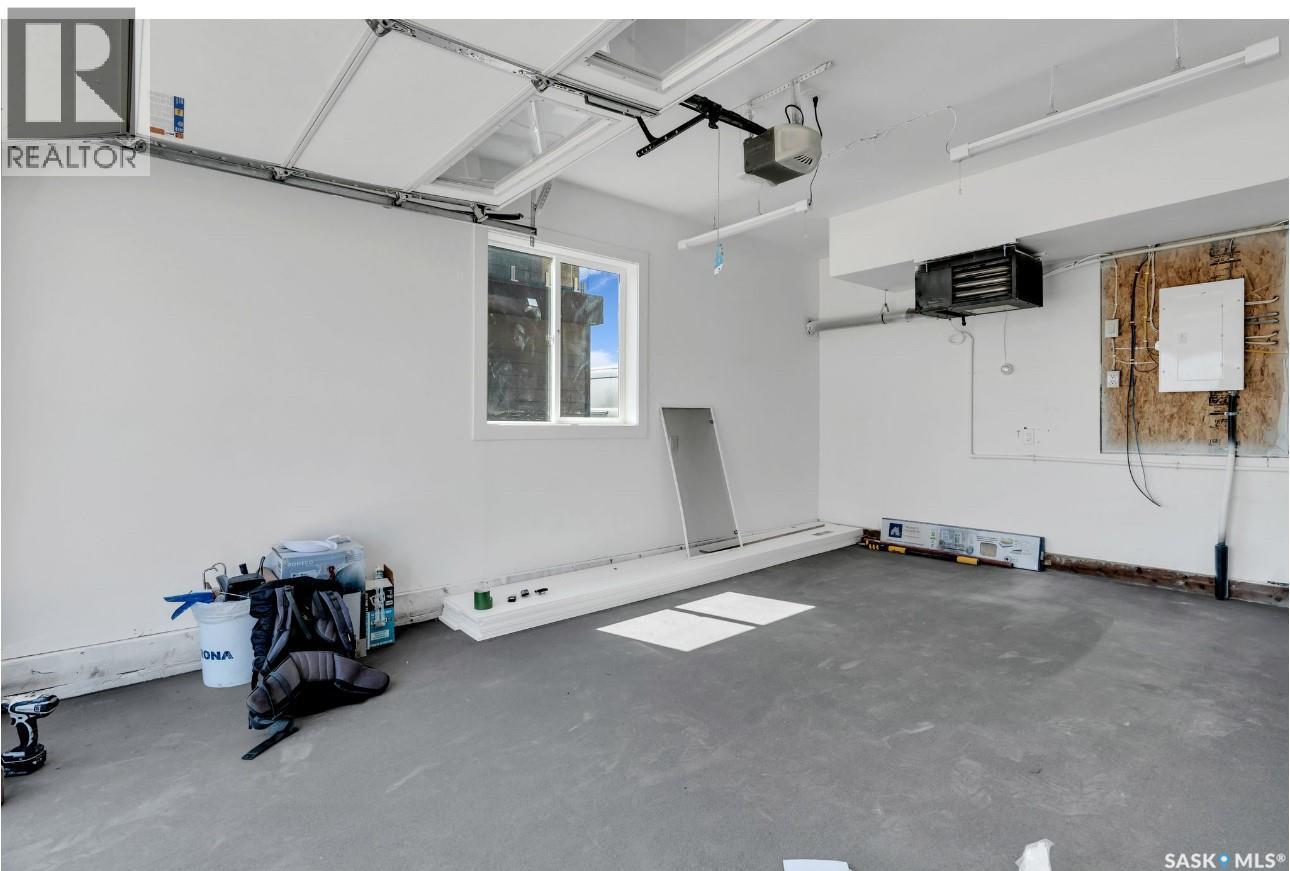 533 Sharma Crescent, Saskatoon, SK - Indoor