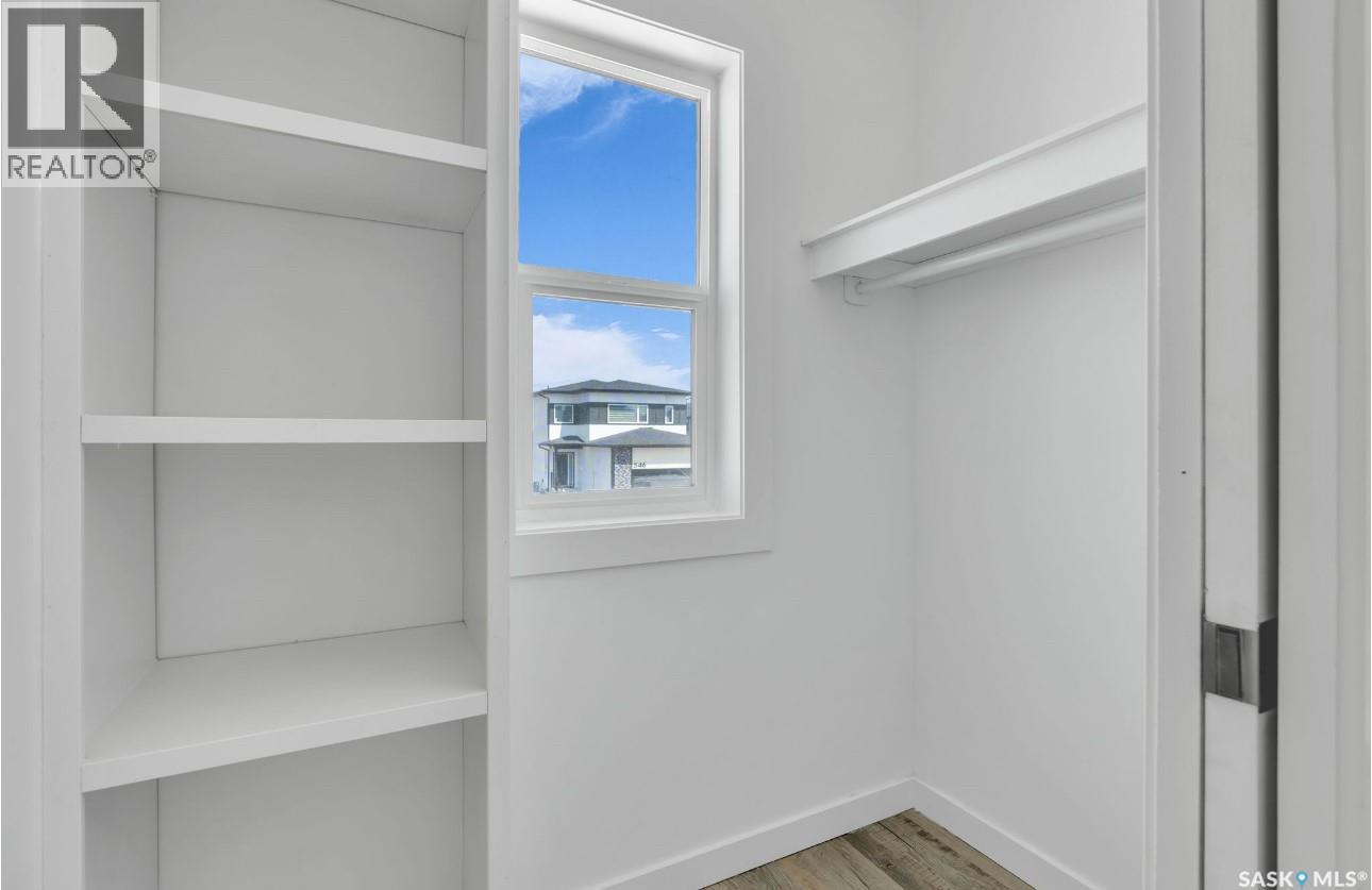 533 Sharma Crescent, Saskatoon, SK - Indoor