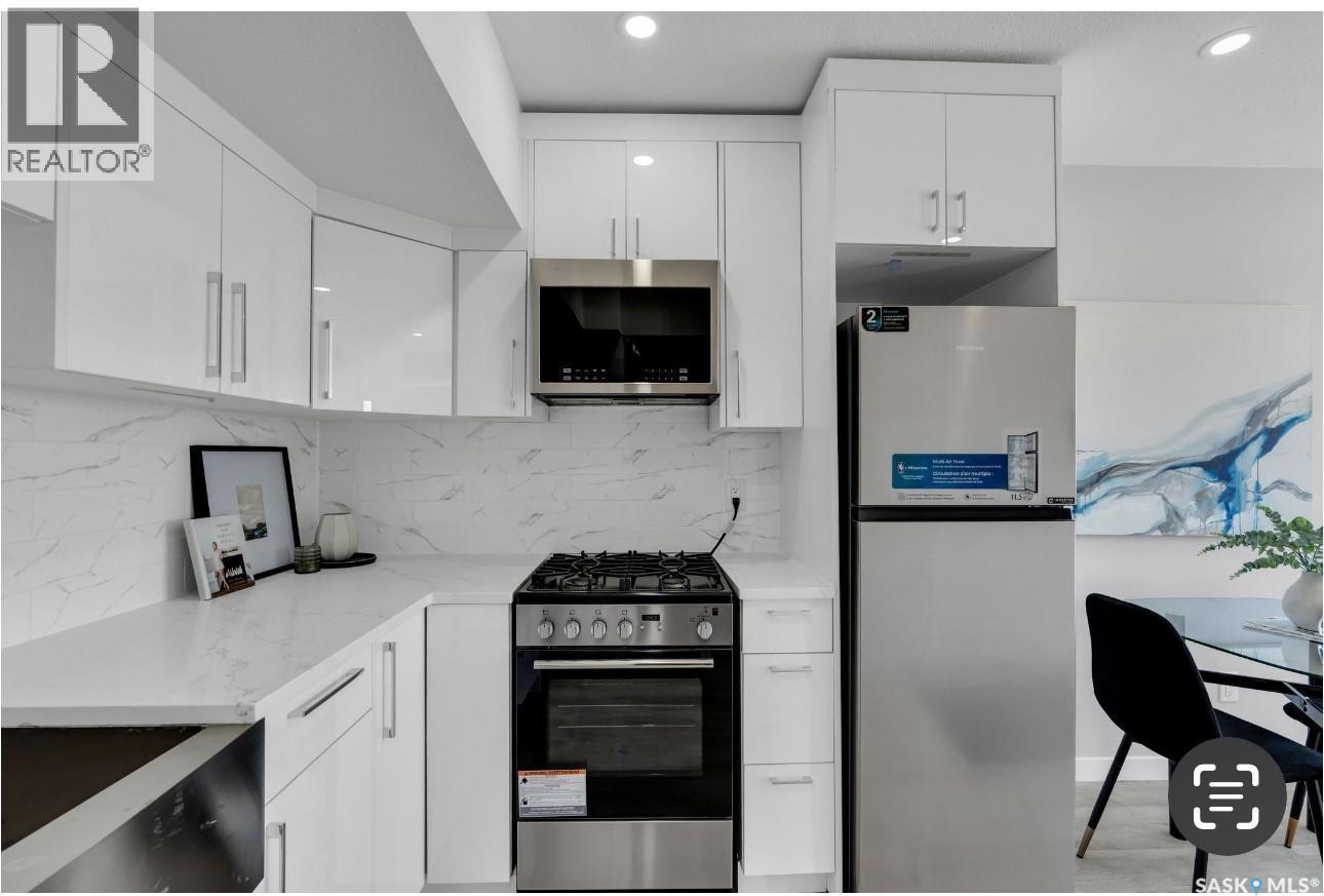 533 Sharma Crescent, Saskatoon, SK - Indoor Photo Showing Kitchen