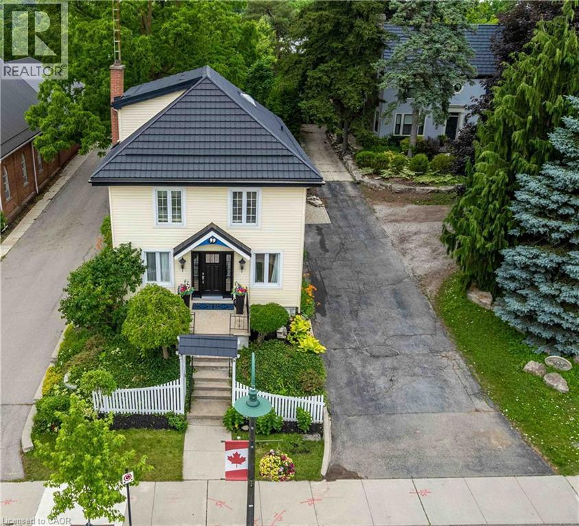 Welcome to 99 Argyle St N in the heart of Caledonia! - 99 Argyle Street N, Caledonia, ON - Outdoor With Facade