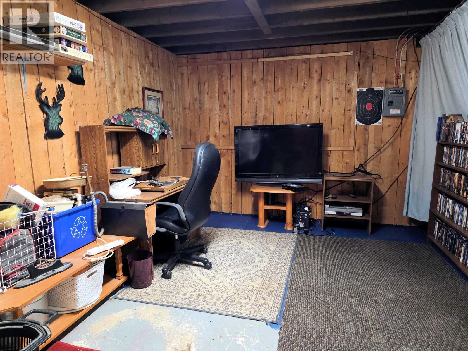 15 Harmon Crescent, Granisle, BC - Indoor Photo Showing Other Room