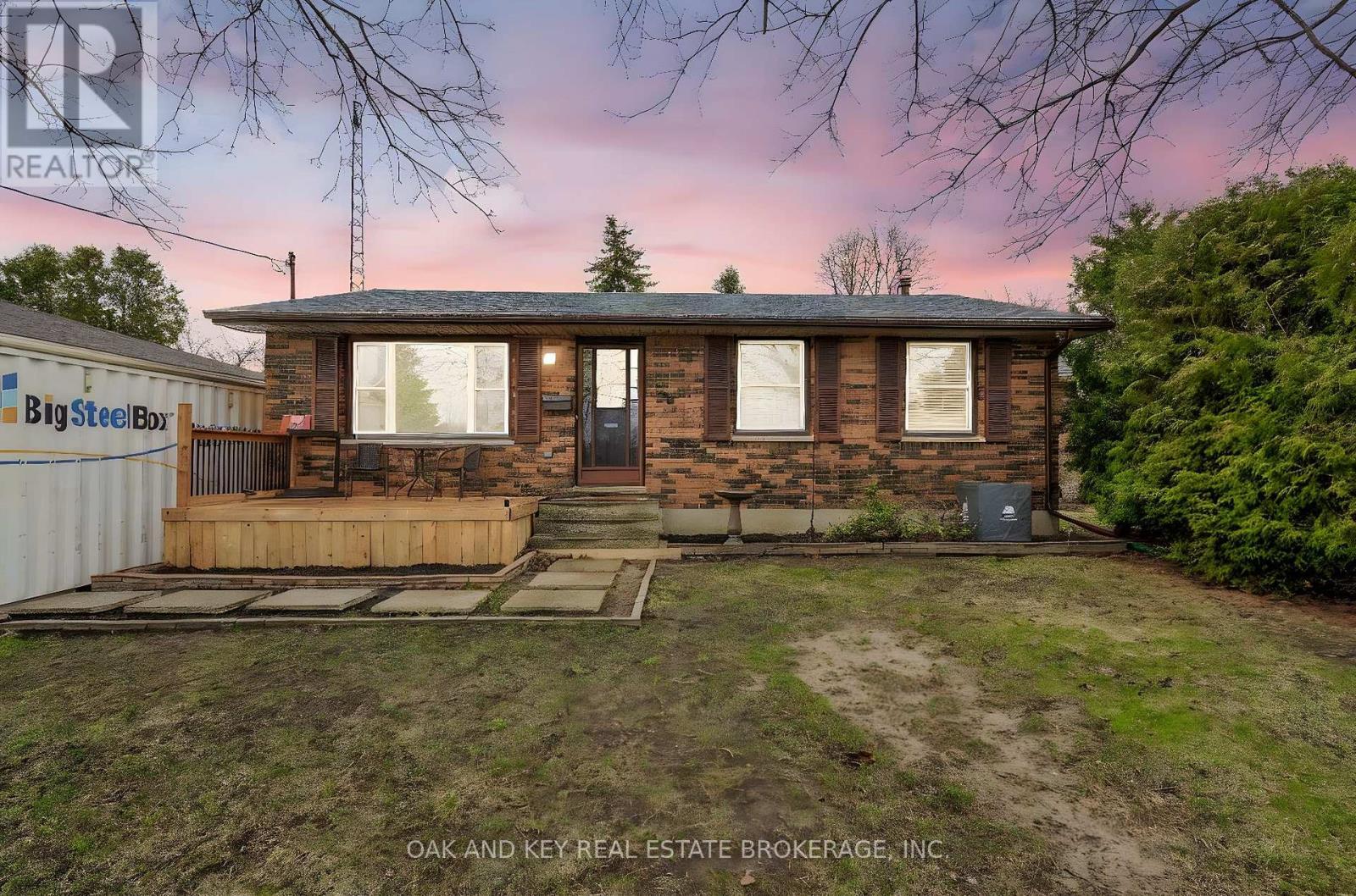 26 Sinclair Avenue, St. Thomas, ON - Outdoor