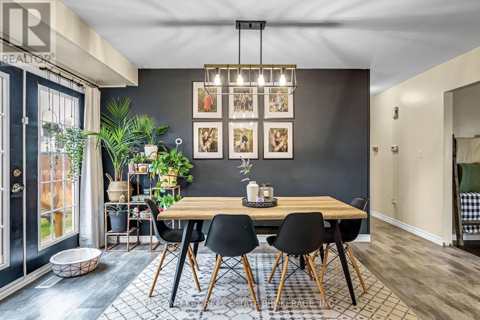 26 Sinclair Avenue, St. Thomas, ON - Indoor Photo Showing Dining Room