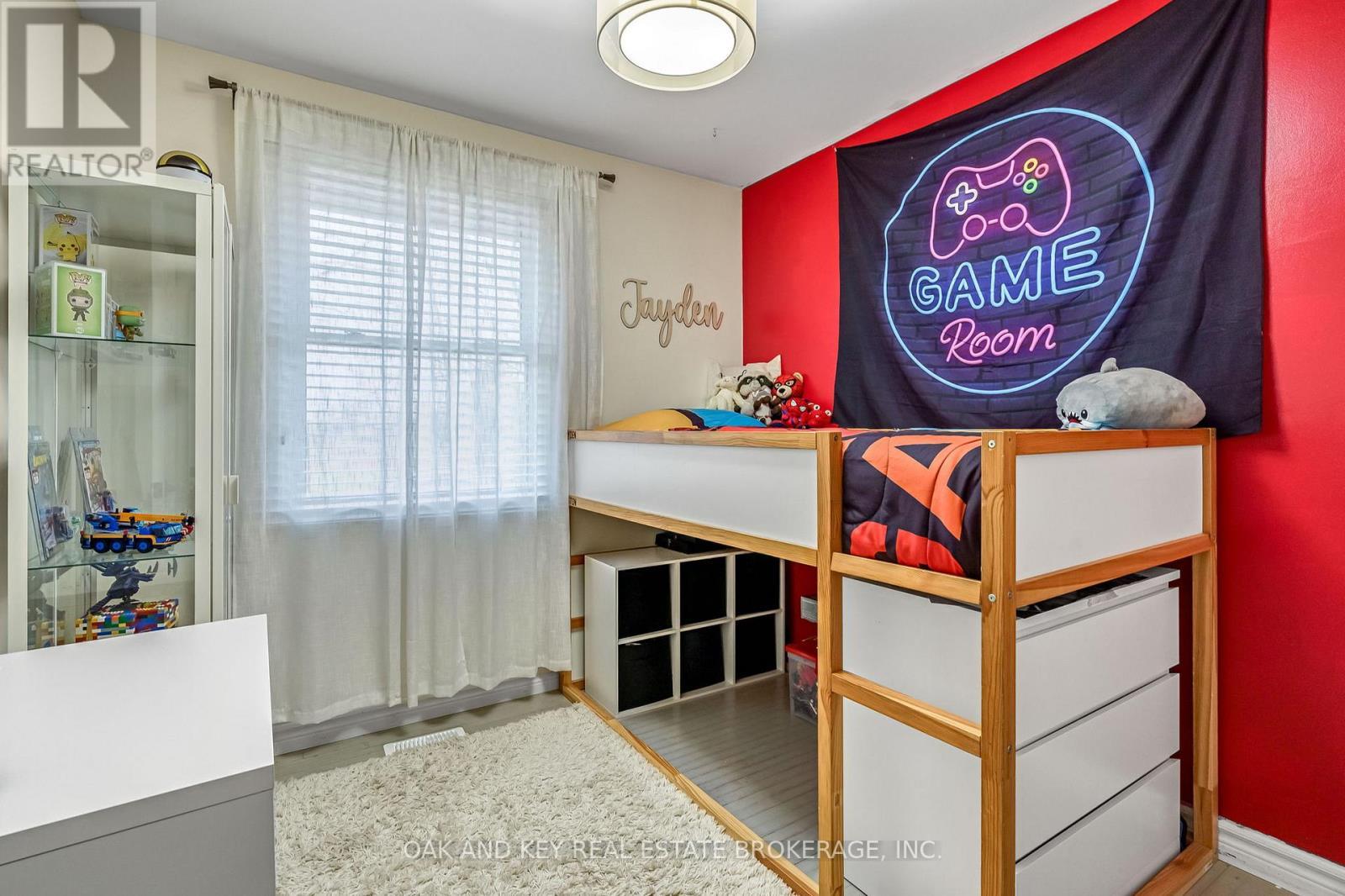 26 Sinclair Avenue, St. Thomas, ON - Indoor Photo Showing Other Room