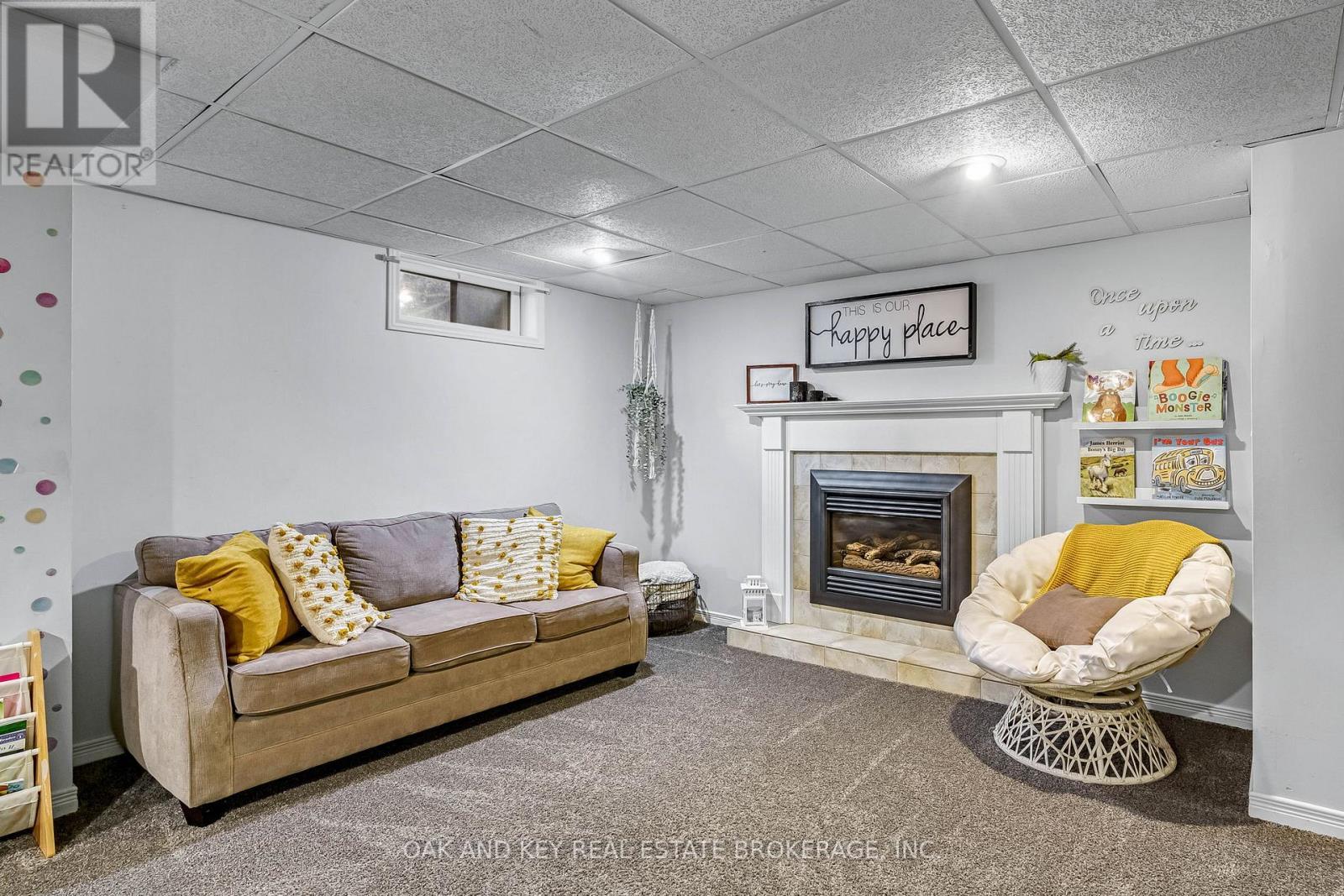 26 Sinclair Avenue, St. Thomas, ON - Indoor With Fireplace