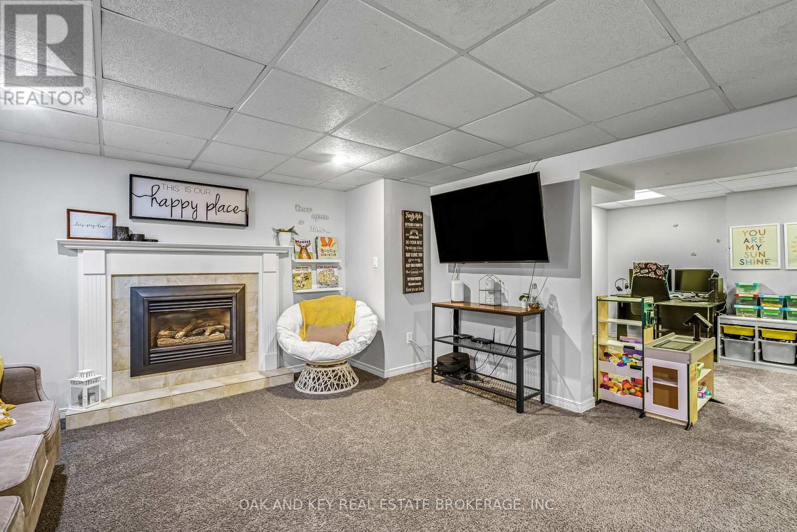 26 Sinclair Avenue, St. Thomas, ON - Indoor With Fireplace