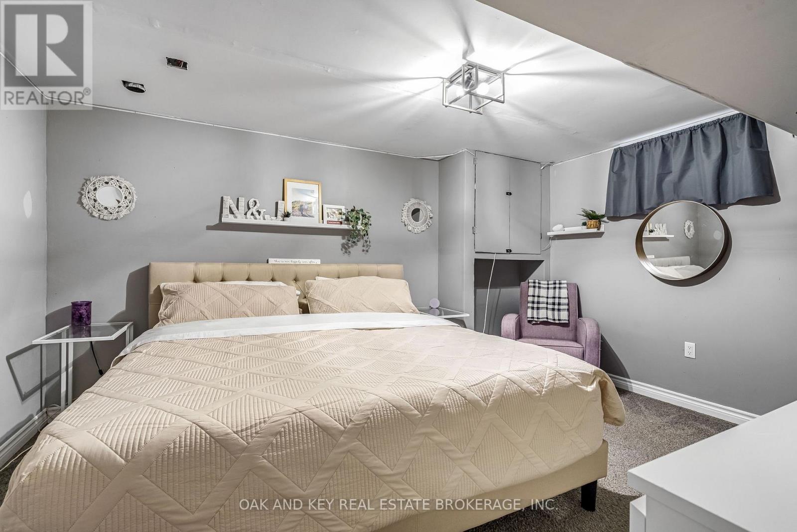 26 Sinclair Avenue, St. Thomas, ON - Indoor Photo Showing Bedroom