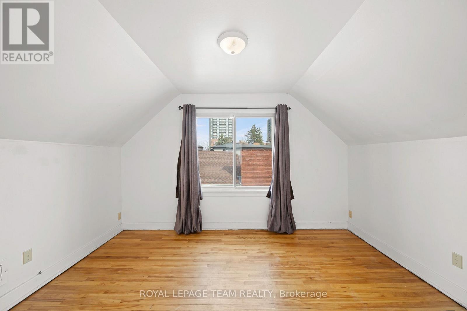 1123 Secord Avenue, Ottawa, ON - Indoor Photo Showing Other Room
