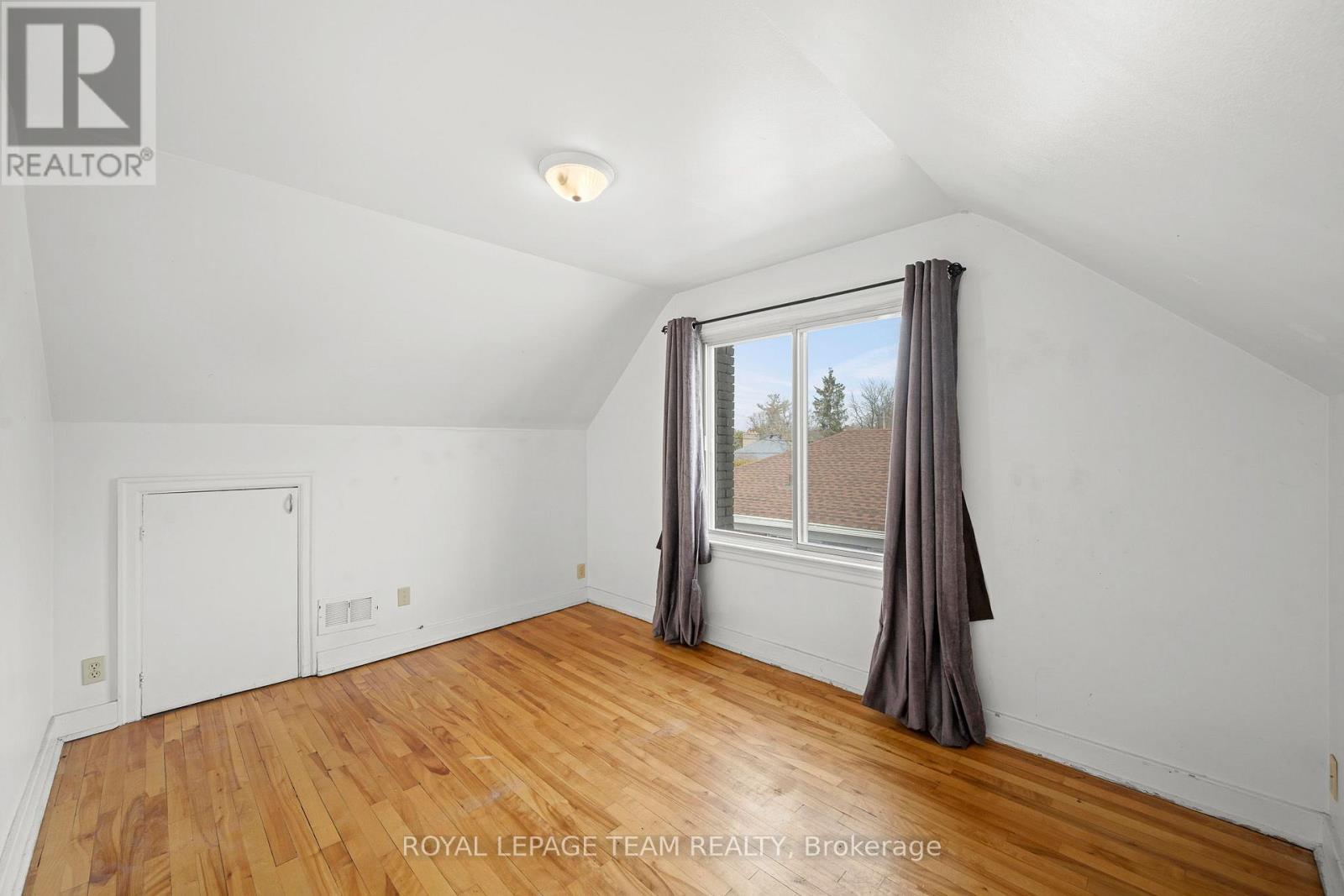 1123 Secord Avenue, Ottawa, ON - Indoor Photo Showing Other Room