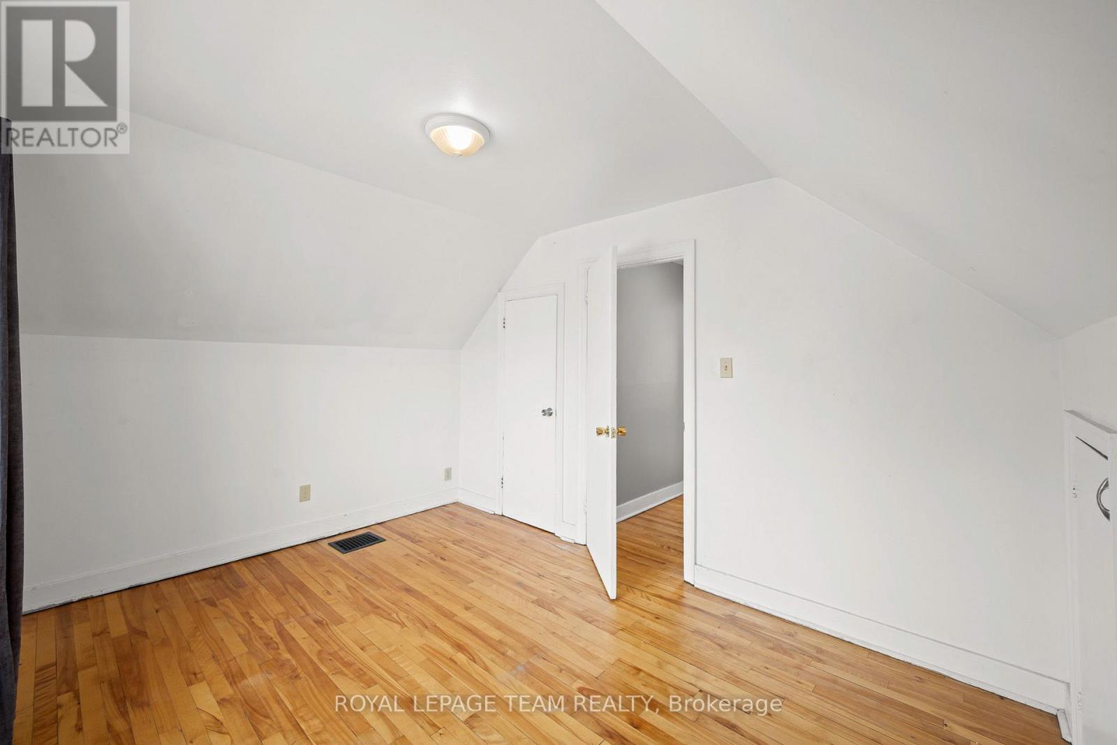 1123 Secord Avenue, Ottawa, ON - Indoor Photo Showing Other Room