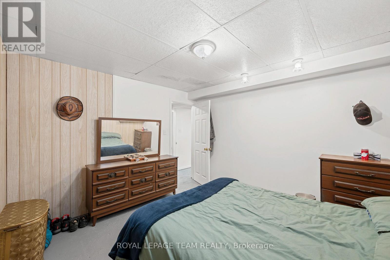1123 Secord Avenue, Ottawa, ON - Indoor Photo Showing Bedroom