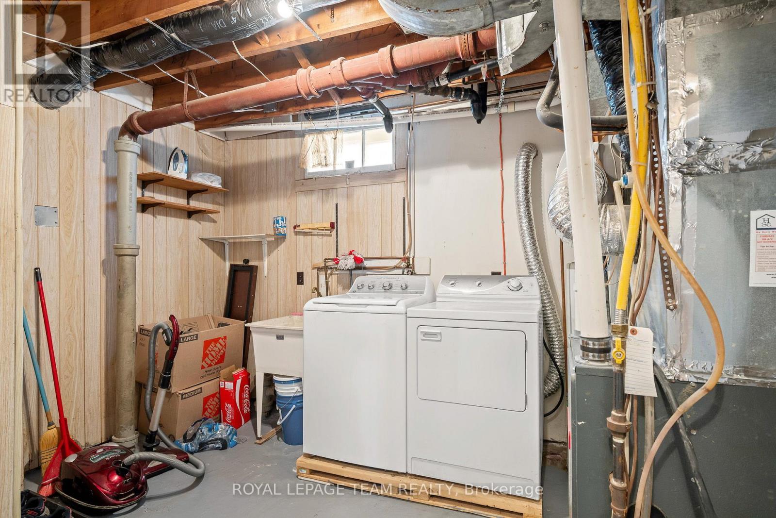 1123 Secord Avenue, Ottawa, ON - Indoor Photo Showing Laundry Room
