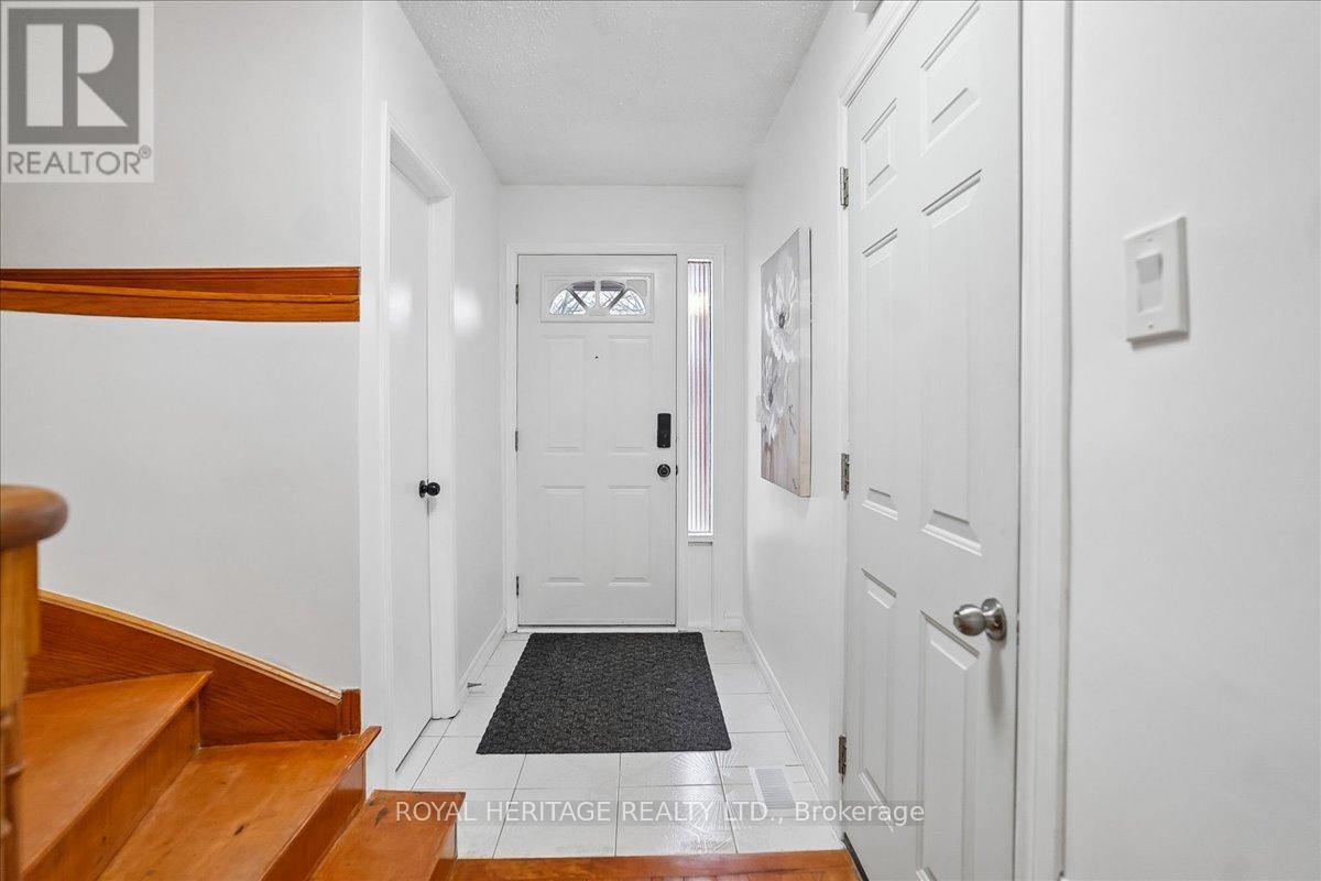 148 Adele Crescent, Oshawa, ON - Indoor Photo Showing Other Room
