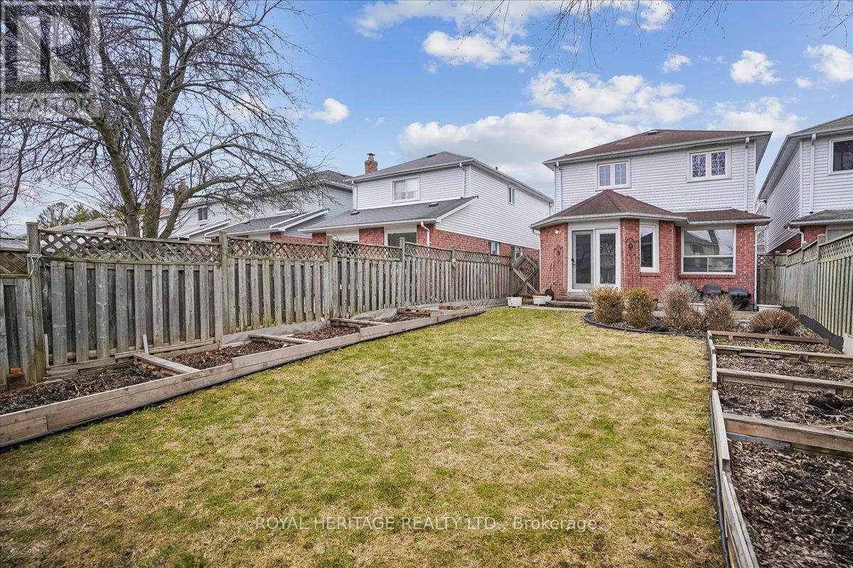148 Adele Crescent, Oshawa, ON - Outdoor