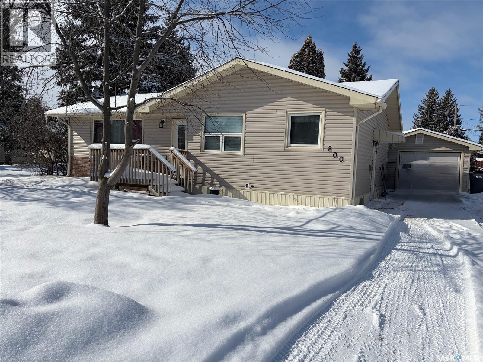 800 Robison Street, Indian Head, SK - Outdoor