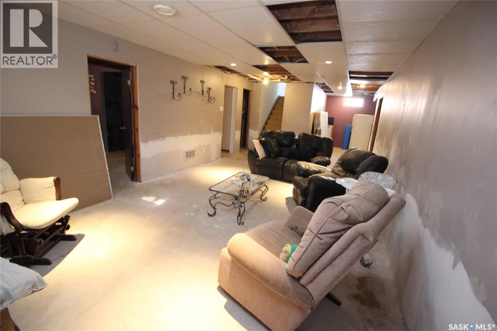 800 Robison Street, Indian Head, SK - Indoor