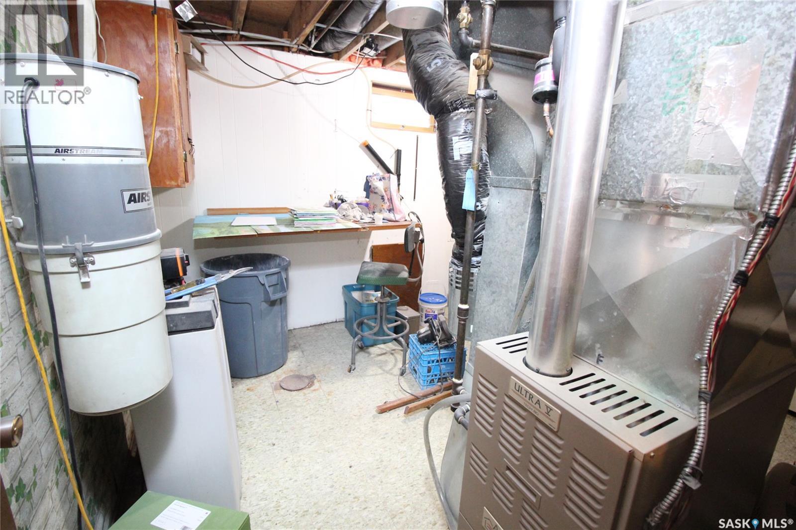 800 Robison Street, Indian Head, SK - Indoor Photo Showing Basement