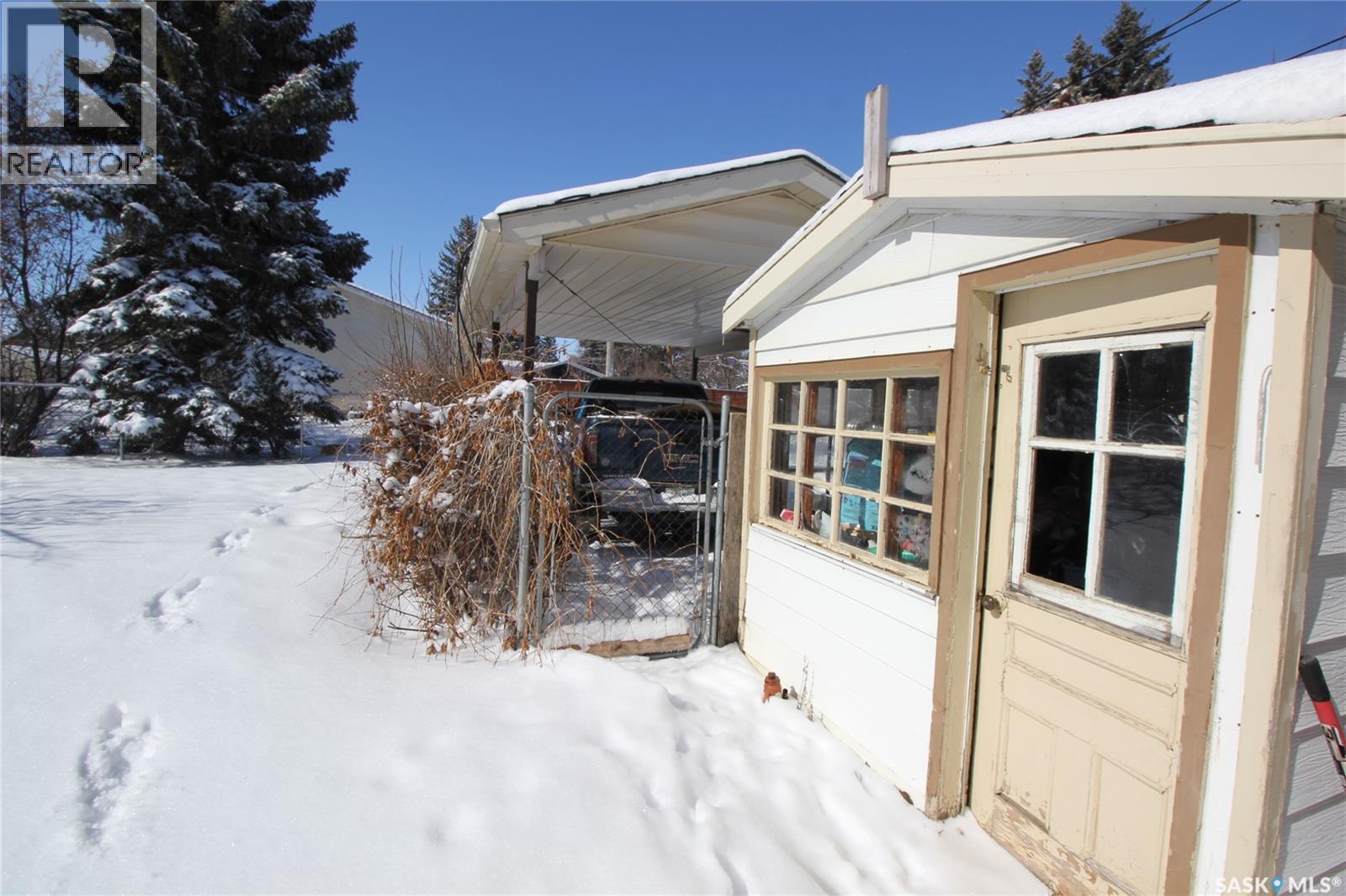 800 Robison Street, Indian Head, SK - Outdoor