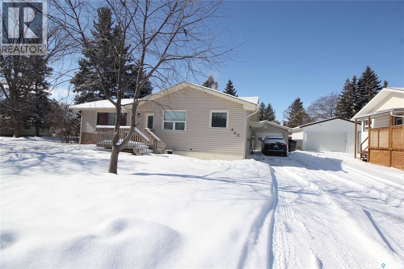 800 Robison Street, Indian Head, SK - Outdoor