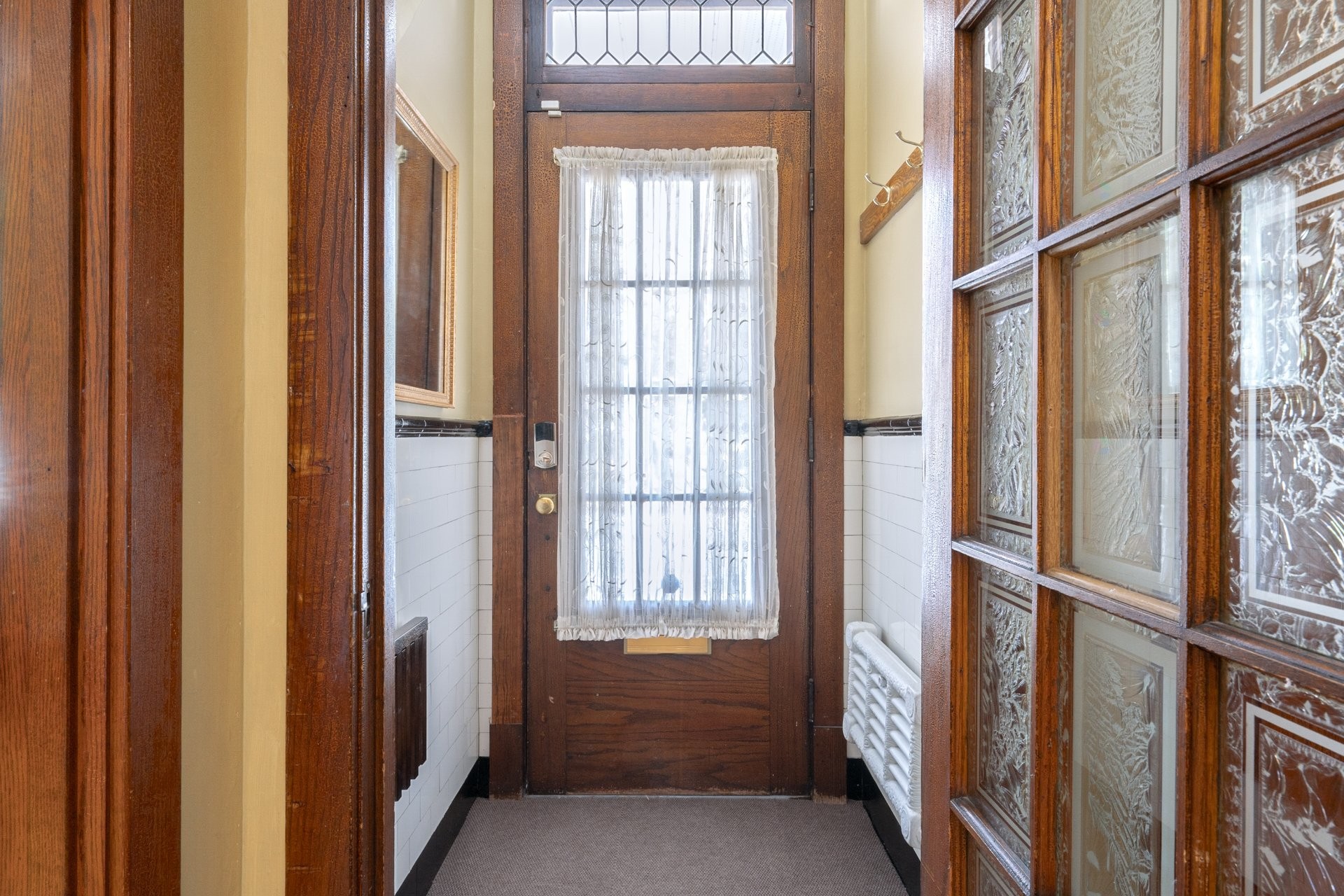 Hall d'entrée/Vestibule - 4110 Av. Girouard, Montréal (Côte-Des-Neiges/Notre-Dame-De-Grâce), QC