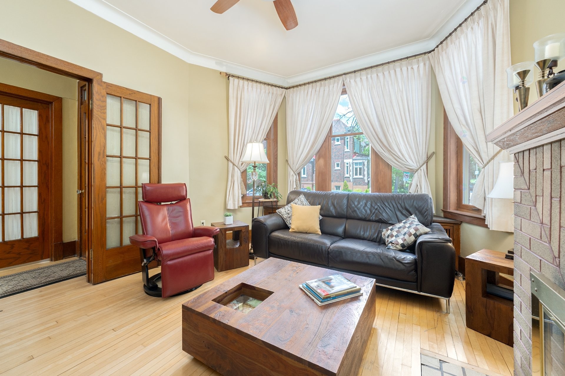 Salon - 4110 Av. Girouard, Montréal (Côte-Des-Neiges/Notre-Dame-De-Grâce), QC