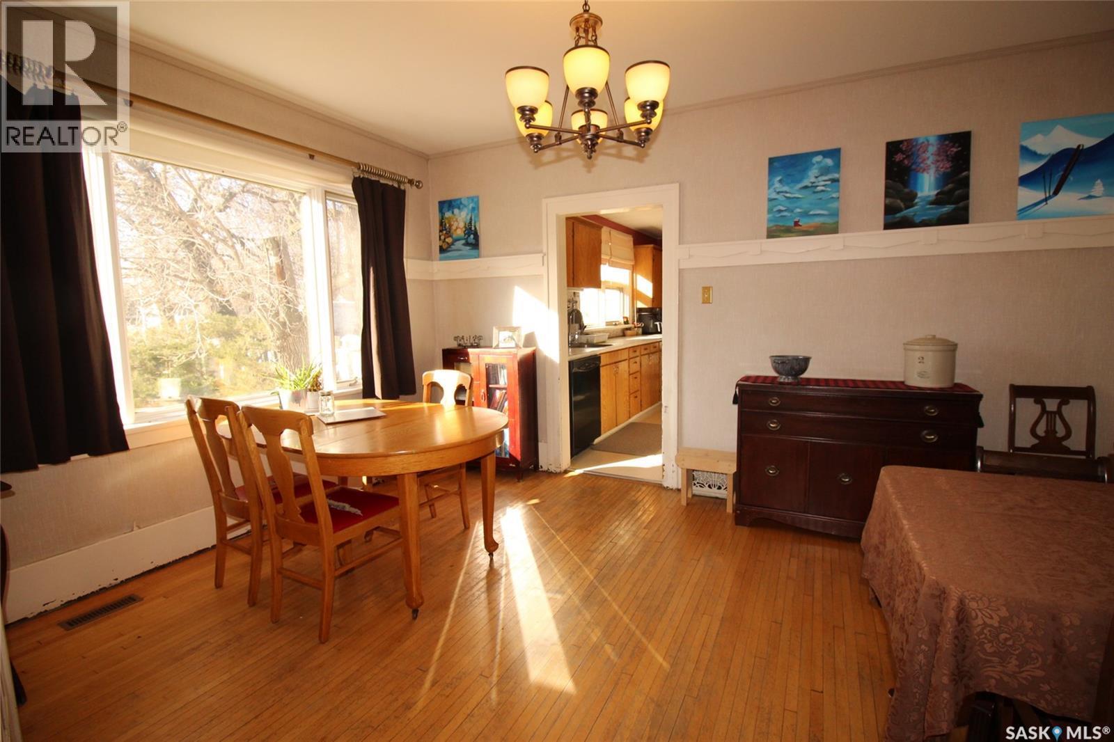 663 2Nd Street E, Shaunavon, SK - Indoor Photo Showing Dining Room