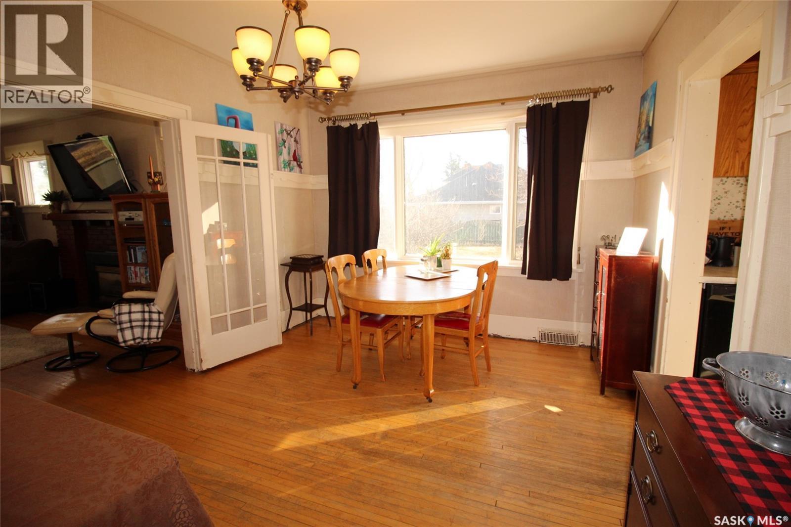 663 2Nd Street E, Shaunavon, SK - Indoor Photo Showing Dining Room