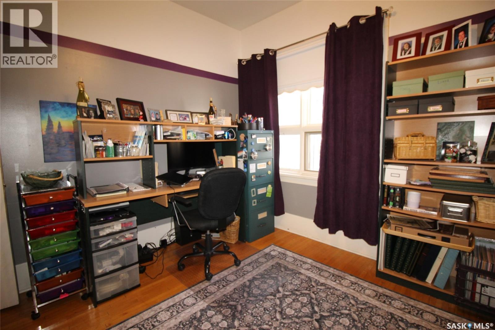 663 2Nd Street E, Shaunavon, SK - Indoor Photo Showing Office
