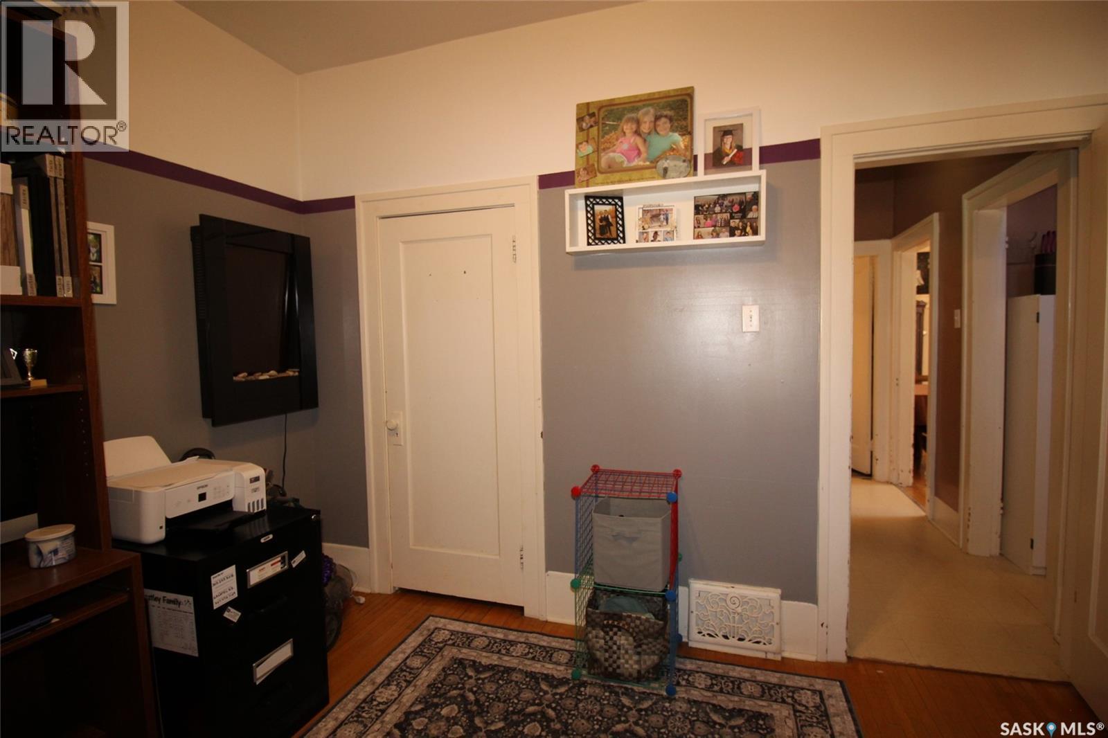 663 2Nd Street E, Shaunavon, SK - Indoor Photo Showing Other Room