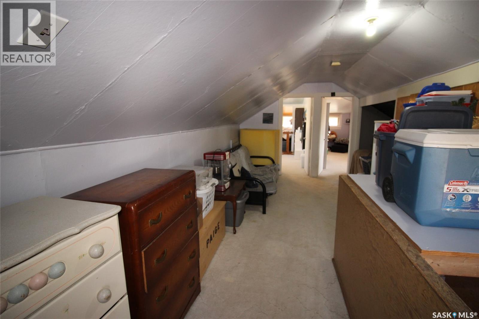 663 2Nd Street E, Shaunavon, SK - Indoor Photo Showing Other Room