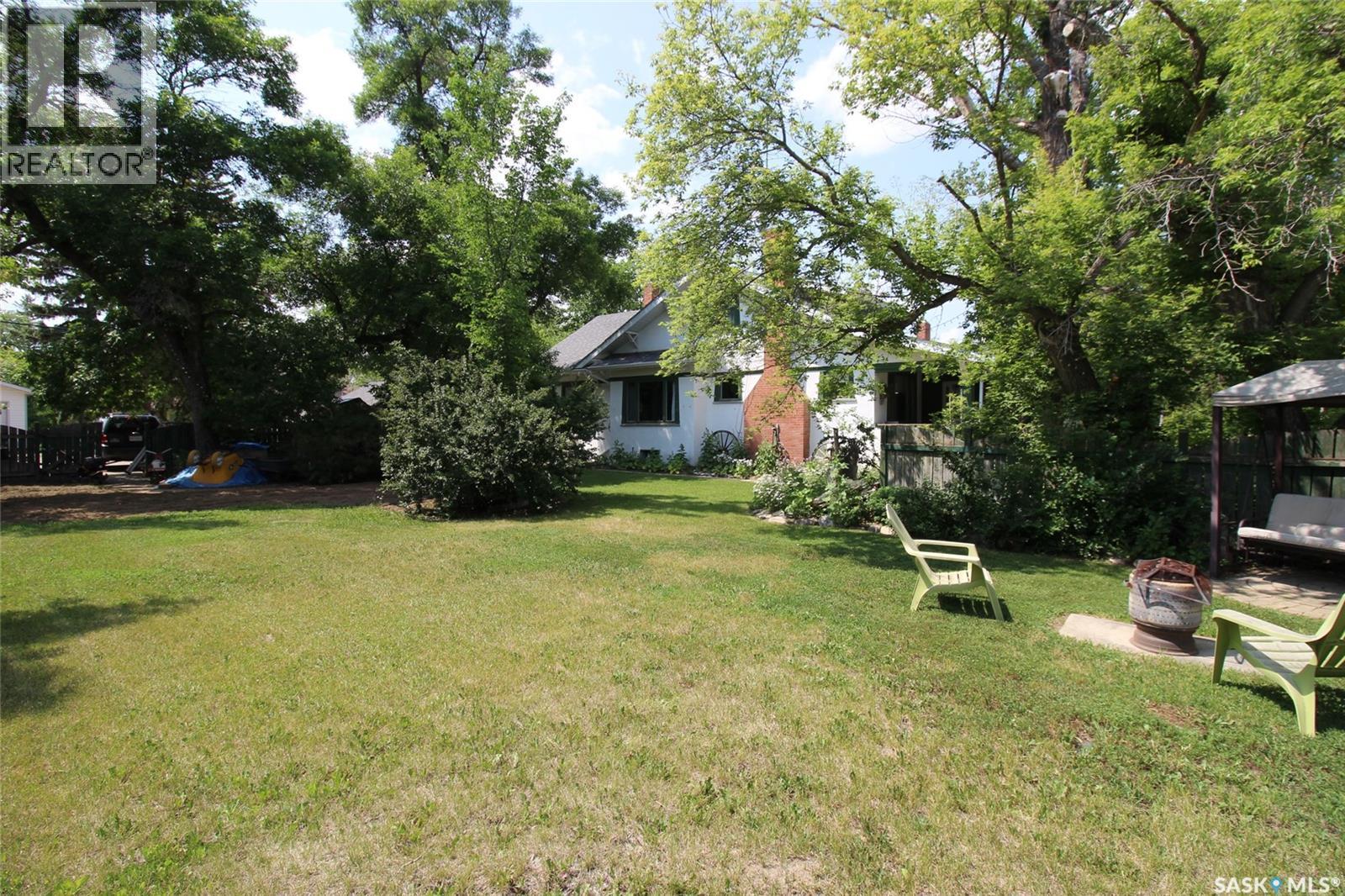 663 2Nd Street E, Shaunavon, SK - Outdoor