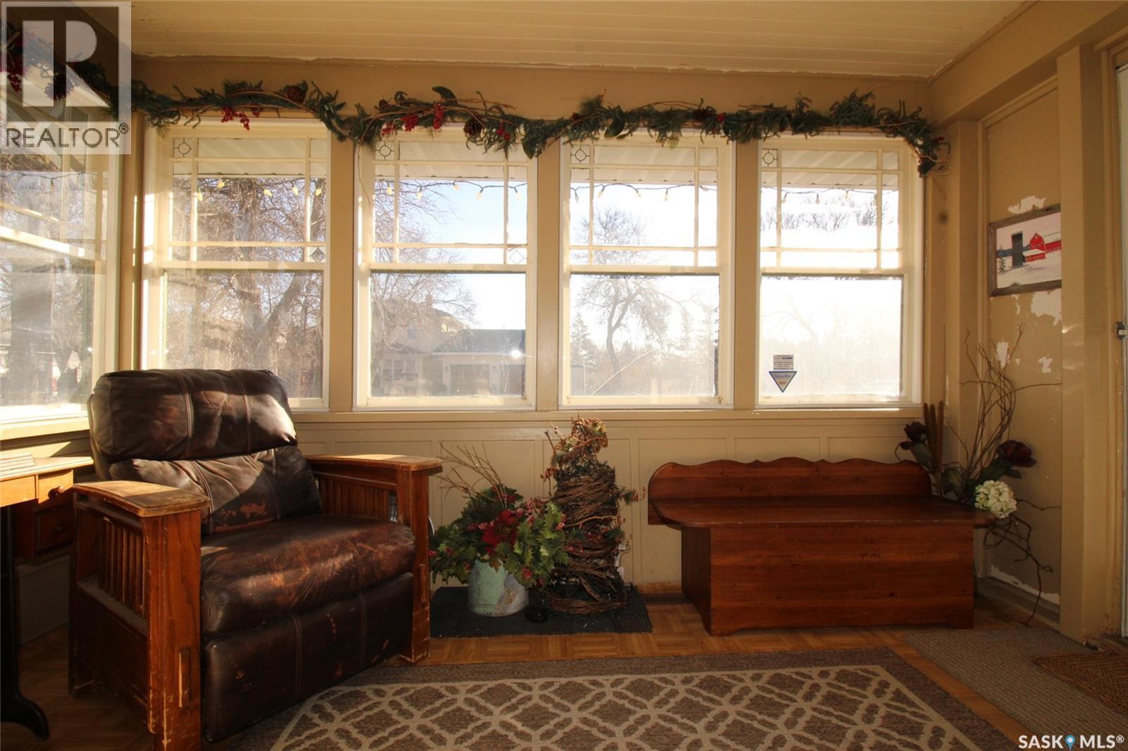 663 2Nd Street E, Shaunavon, SK - Indoor Photo Showing Other Room