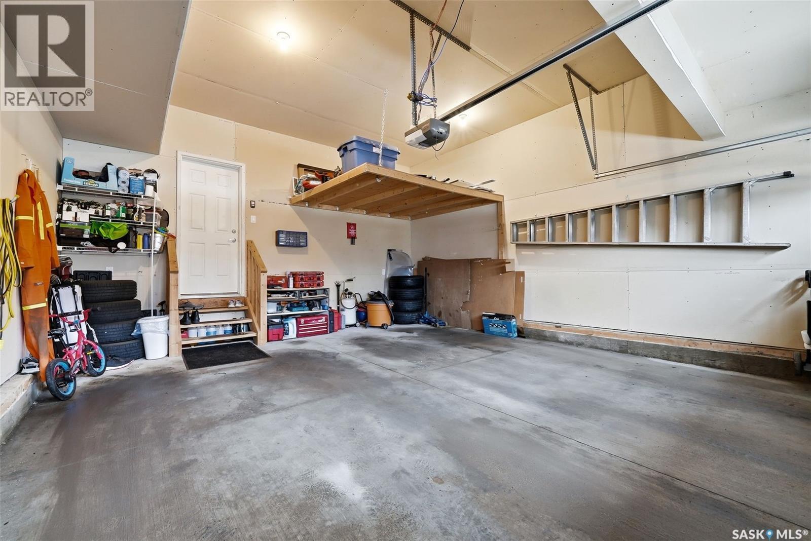 5343 Universal Crescent, Regina, SK - Indoor Photo Showing Garage