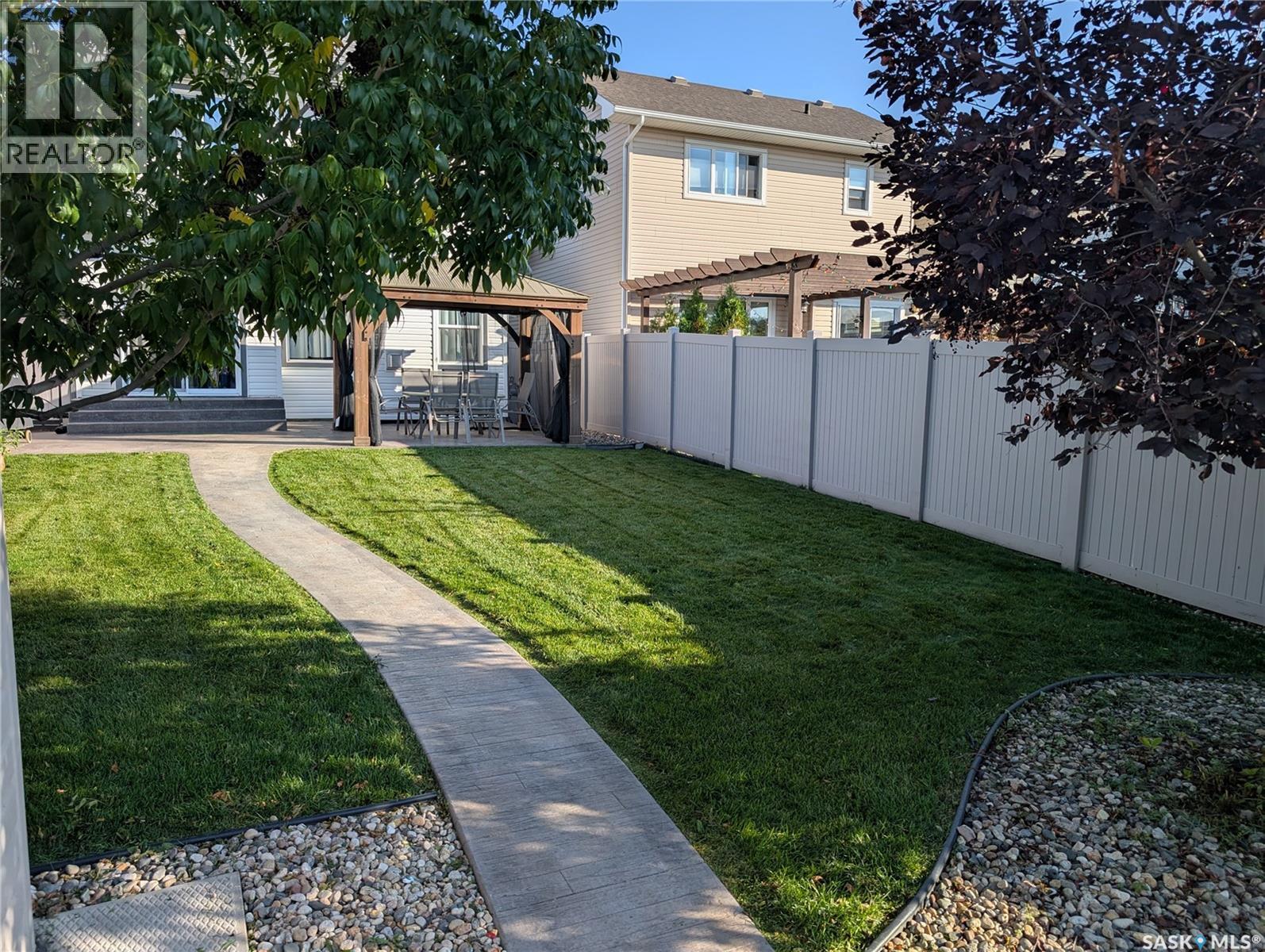 5343 Universal Crescent, Regina, SK - Outdoor