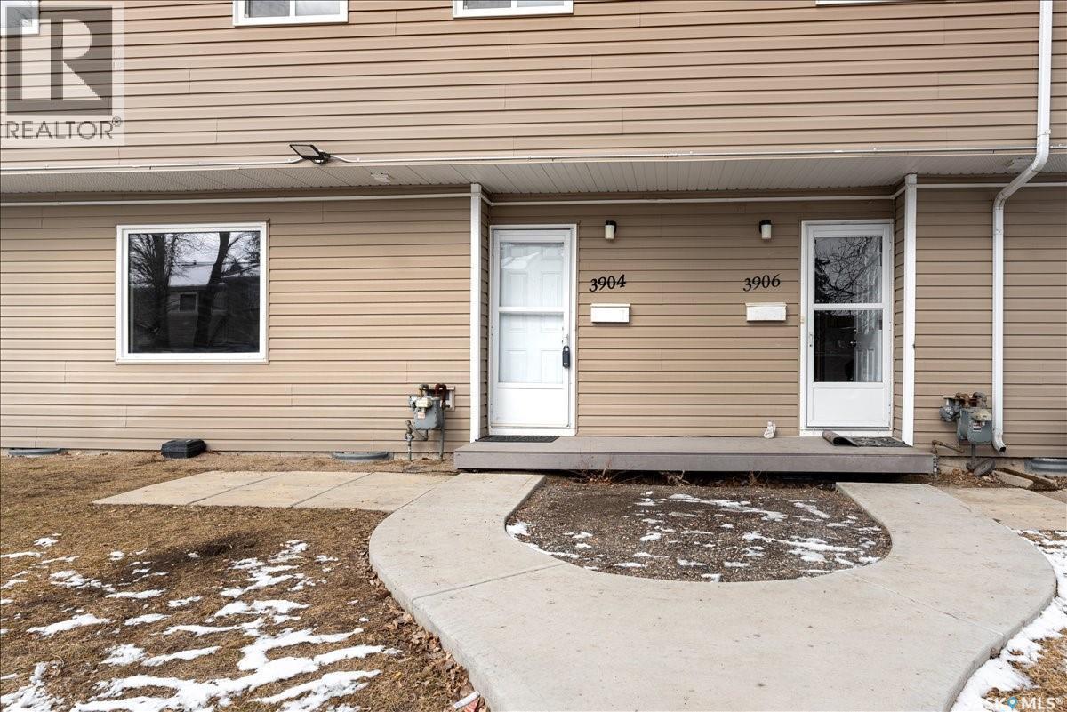 71 3904 Castle Road, Regina, SK - Outdoor With Exterior