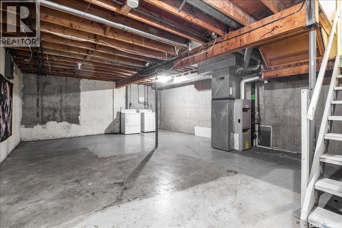 71 3904 Castle Road, Regina, SK - Indoor Photo Showing Basement