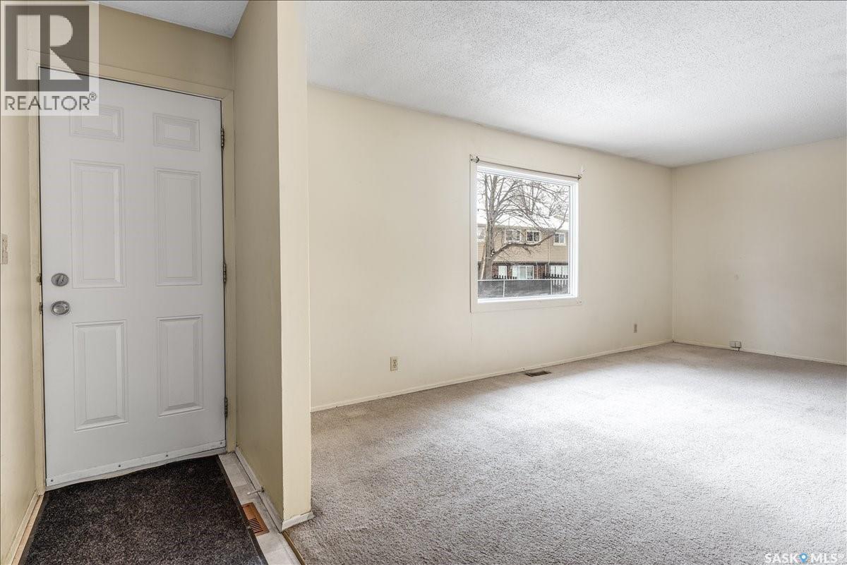 71 3904 Castle Road, Regina, SK - Indoor Photo Showing Other Room