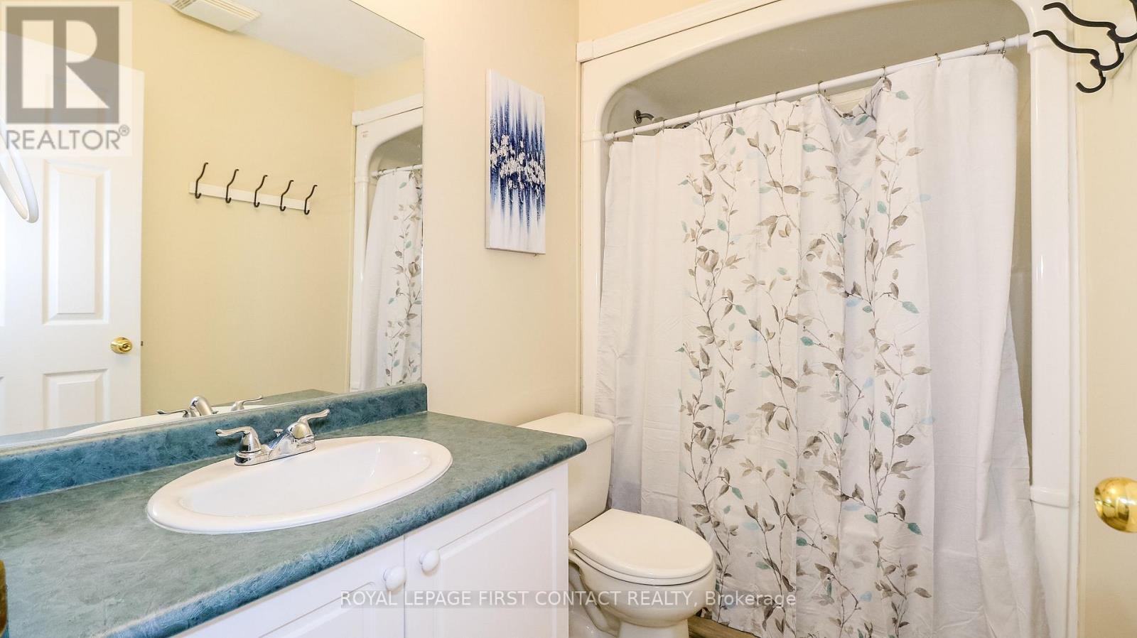 66 Downing Crescent, Barrie, ON - Indoor Photo Showing Bathroom