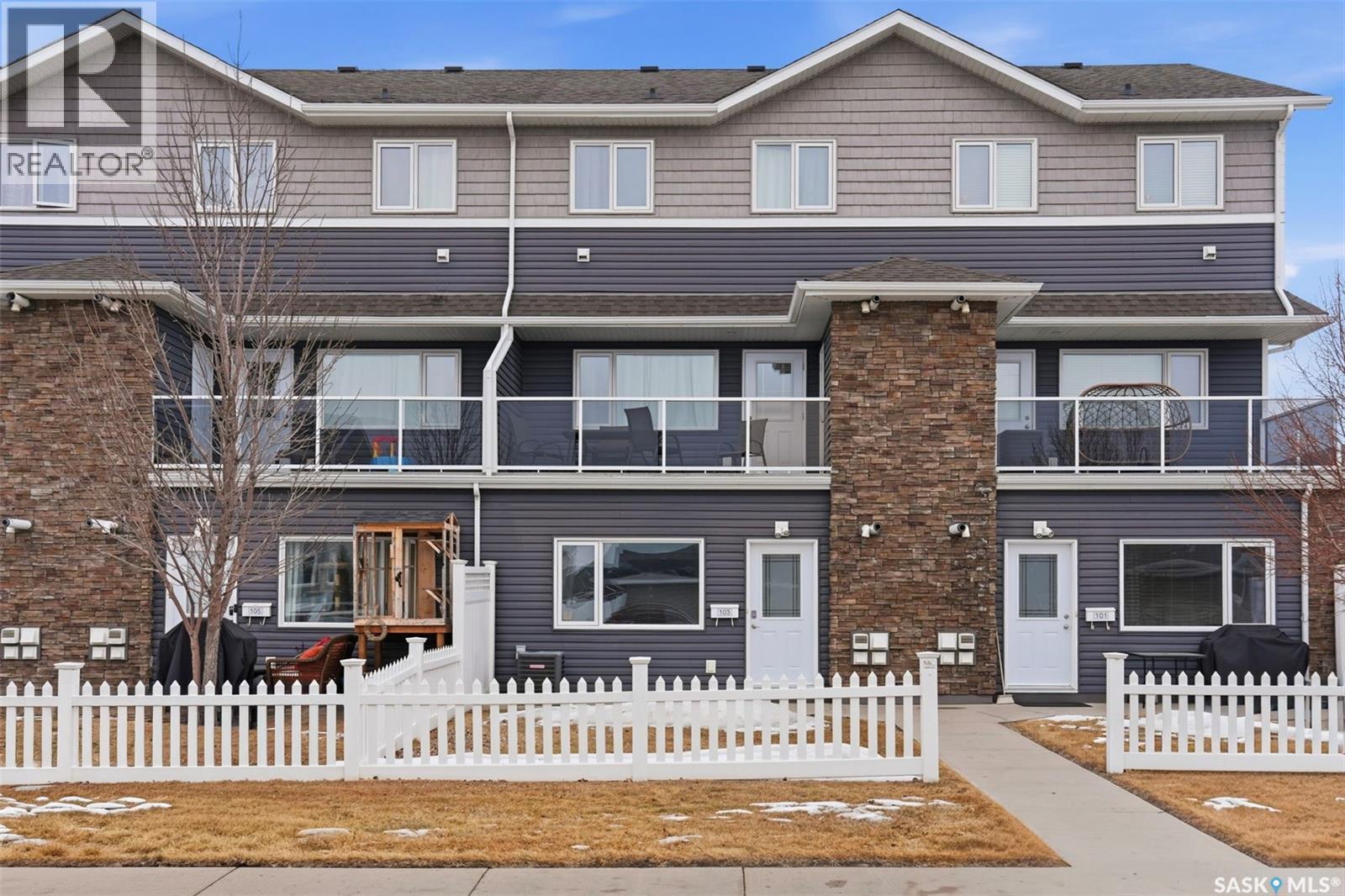 103 275 Pringle Lane, Saskatoon, SK - Outdoor With Facade