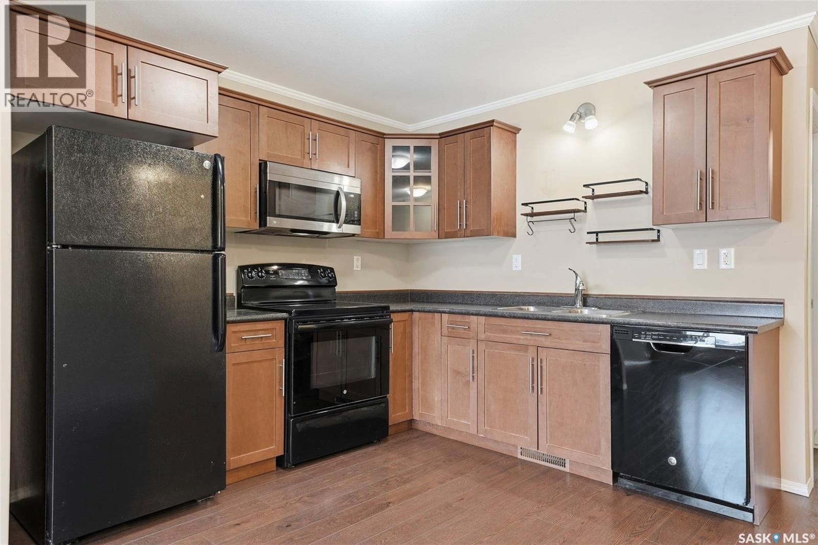 103 275 Pringle Lane, Saskatoon, SK - Indoor Photo Showing Kitchen