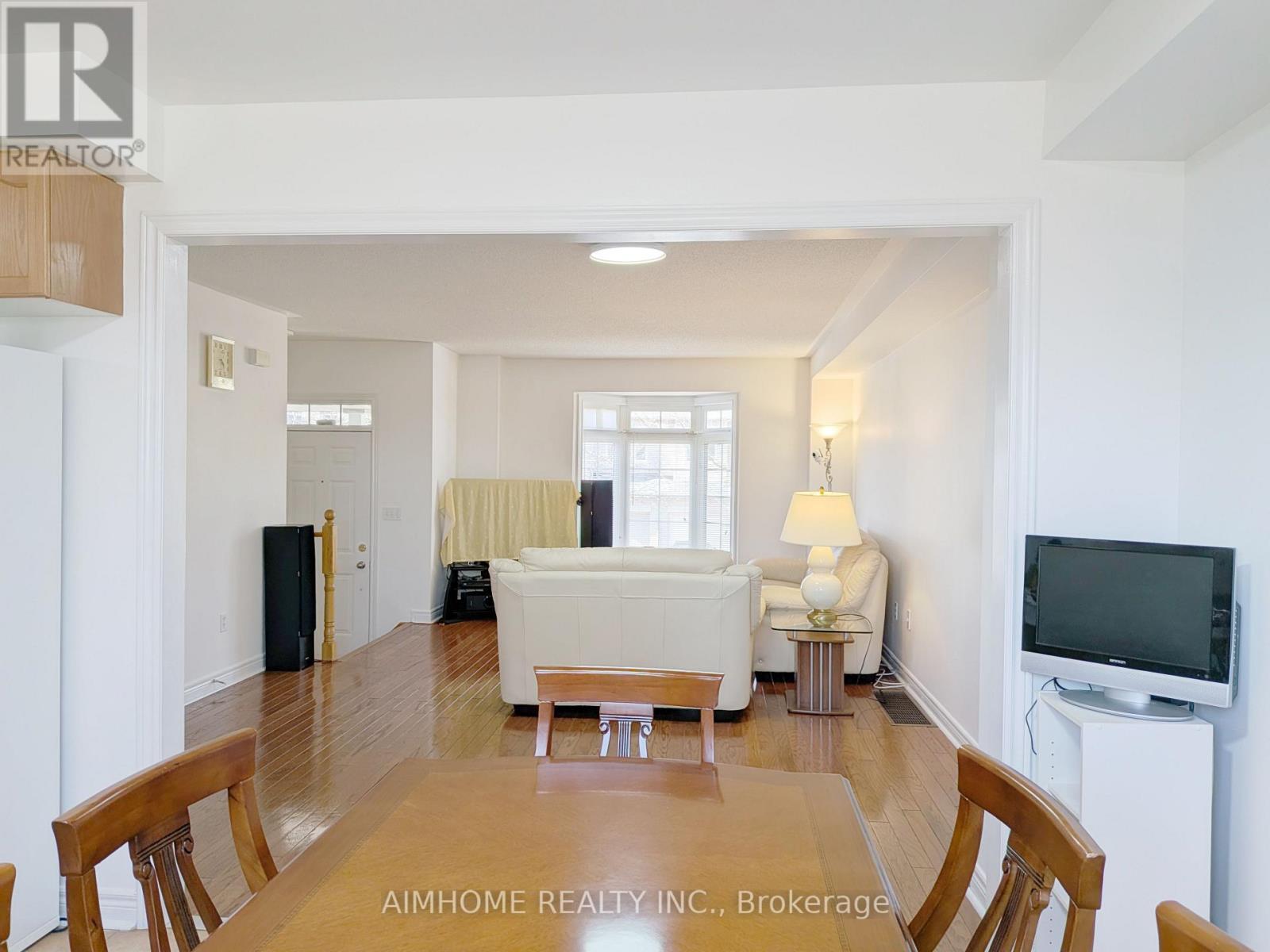 74 Sunway Square, Markham, ON - Indoor Photo Showing Dining Room