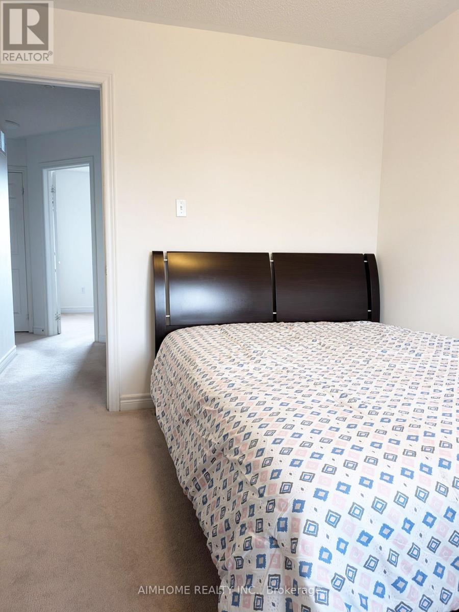 74 Sunway Square, Markham, ON - Indoor Photo Showing Bedroom