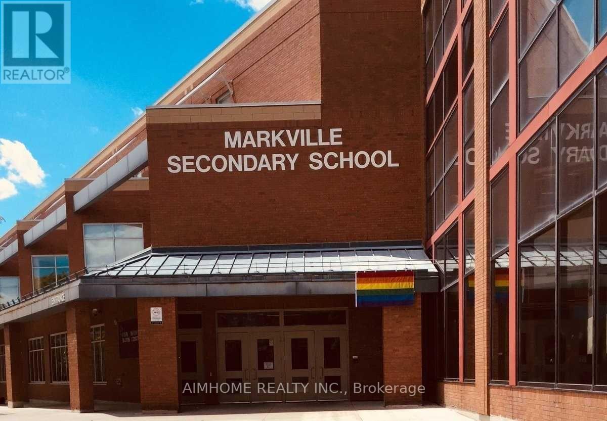 74 Sunway Square, Markham, ON - Outdoor