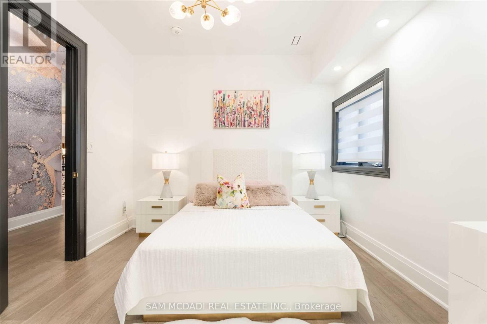 1540 Mississauga Road, Mississauga, ON - Indoor Photo Showing Bedroom