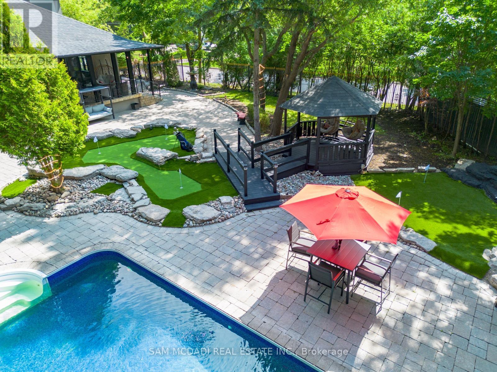1540 Mississauga Road, Mississauga, ON - Outdoor With In Ground Pool With Deck Patio Veranda