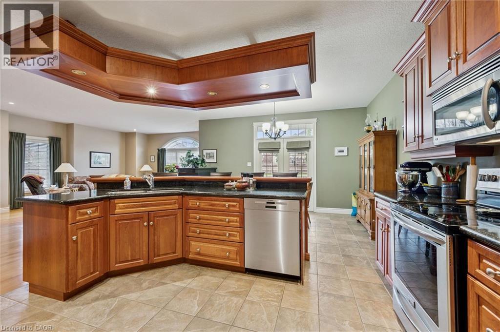 285 Deer Ridge Drive, Kitchener, ON - Indoor Photo Showing Kitchen