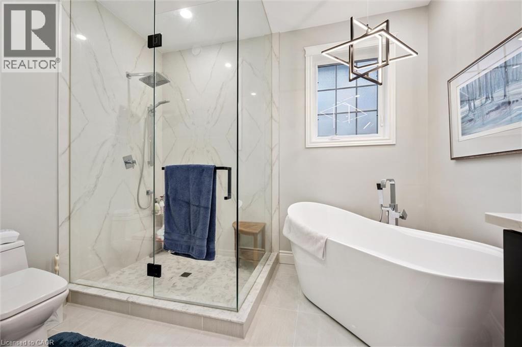 285 Deer Ridge Drive, Kitchener, ON - Indoor Photo Showing Bathroom