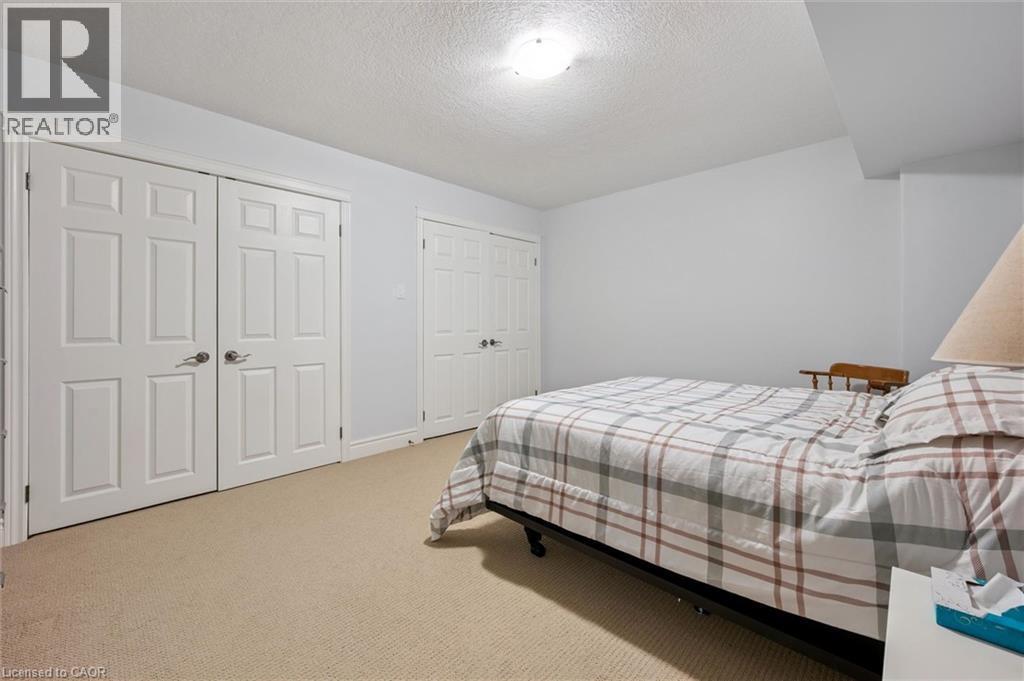 285 Deer Ridge Drive, Kitchener, ON - Indoor Photo Showing Bedroom