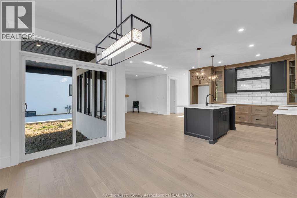 7355 Garnet, Mcgregor, ON - Indoor Photo Showing Kitchen