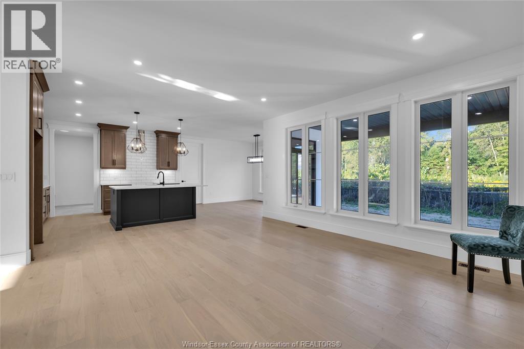 7355 Garnet, Mcgregor, ON - Indoor